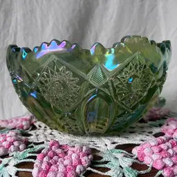 VINTAGE LE SMITH QUINTEC HERITAGE IRIDESCENT GREEN CARNIVAL GLASS BOWL