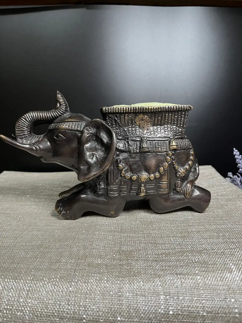 #01 Bronze Elephant Planter