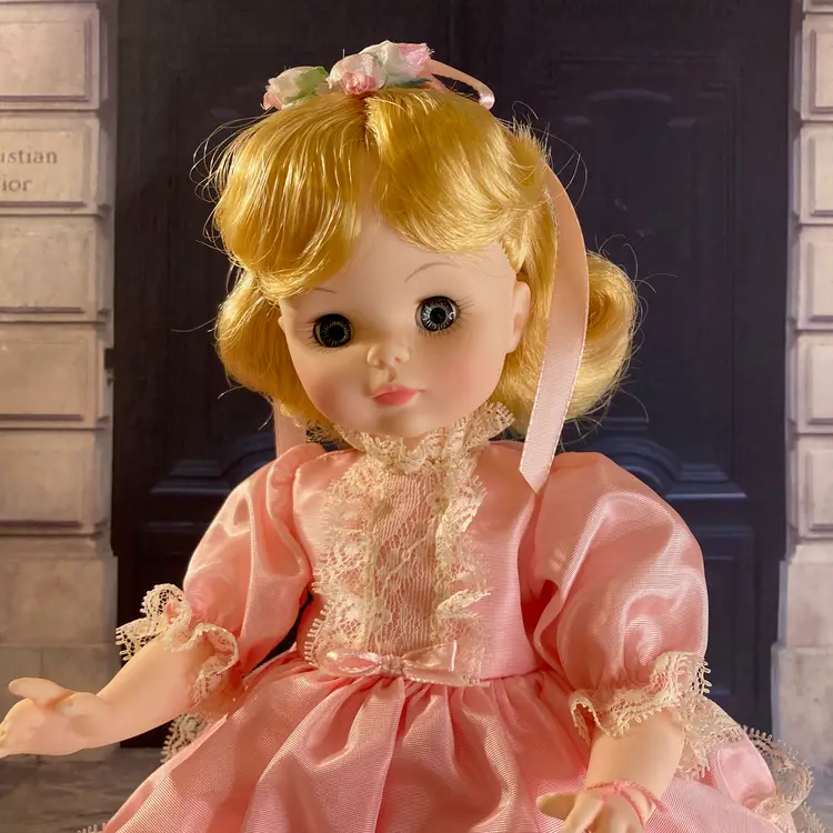 Vintage 80s Madame Alexander 14" Rosy #1562 (1988) EUC w/Box