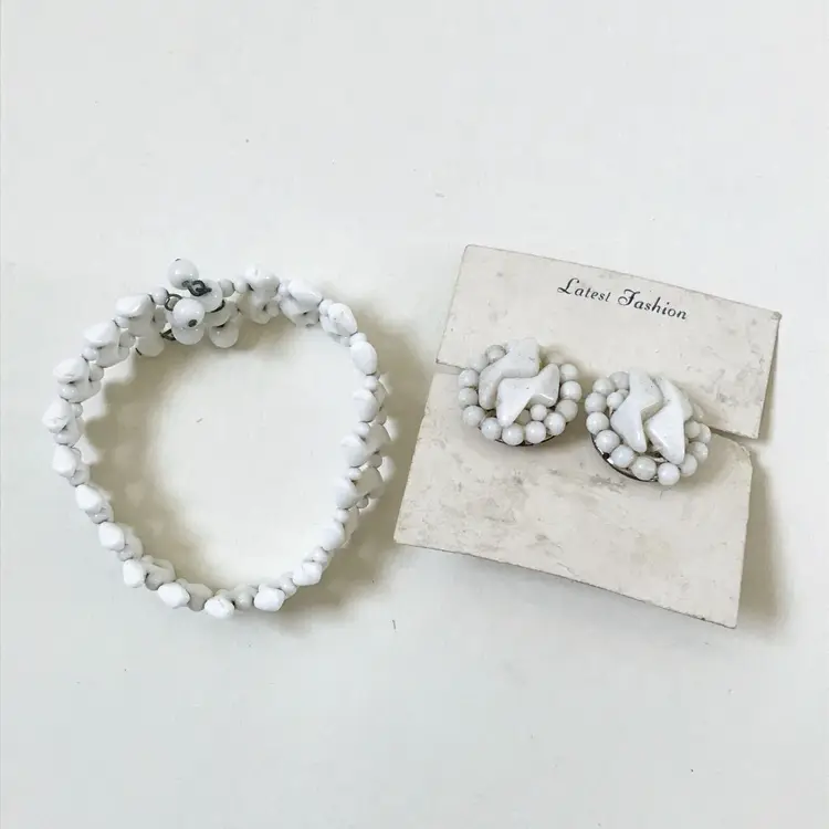 Vintage White Milk Glass Bead Memory Wire Wrap Cuff Coil Bracelet & Earrings Set