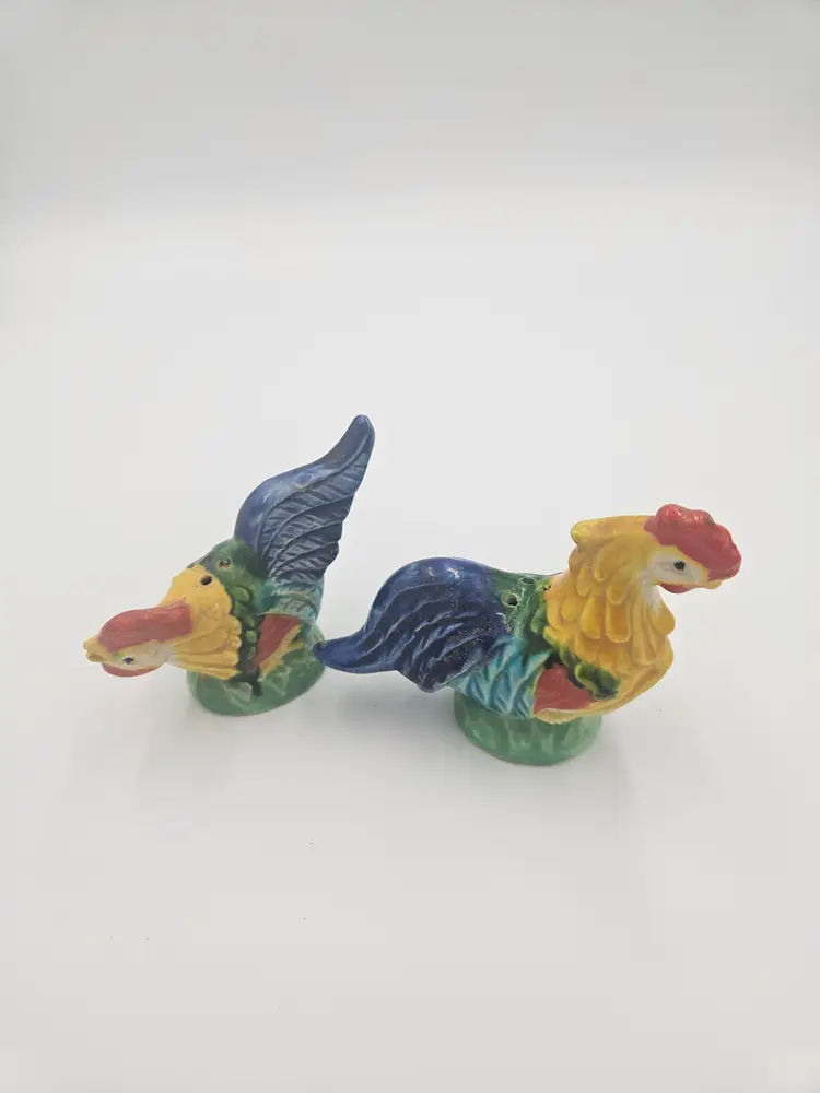 #B2 Ceramic Chicken Salt and Pepper Shakers
