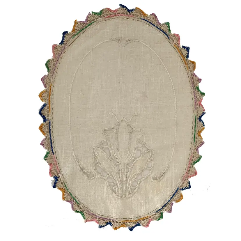 Oval Linen Tulip Cutwork Doily Crochet Lace Cottage Core Shabby Décor Vintage