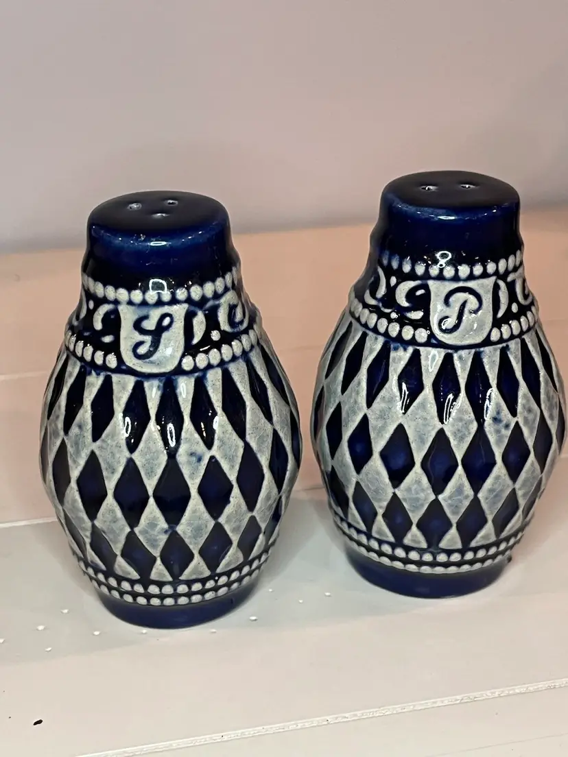 Harlequin Pattern Pottery S&P
3” Made In Germany