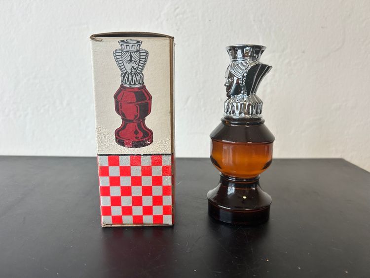 Vtg Avon The Queen Chess Piece Deep Woods After Shave IOB 3 Fl Oz