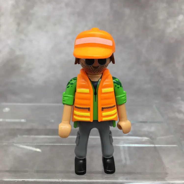 Playmobil Wildlife Guide/Hunter- Safari/Woods/Outdoors Male Figure