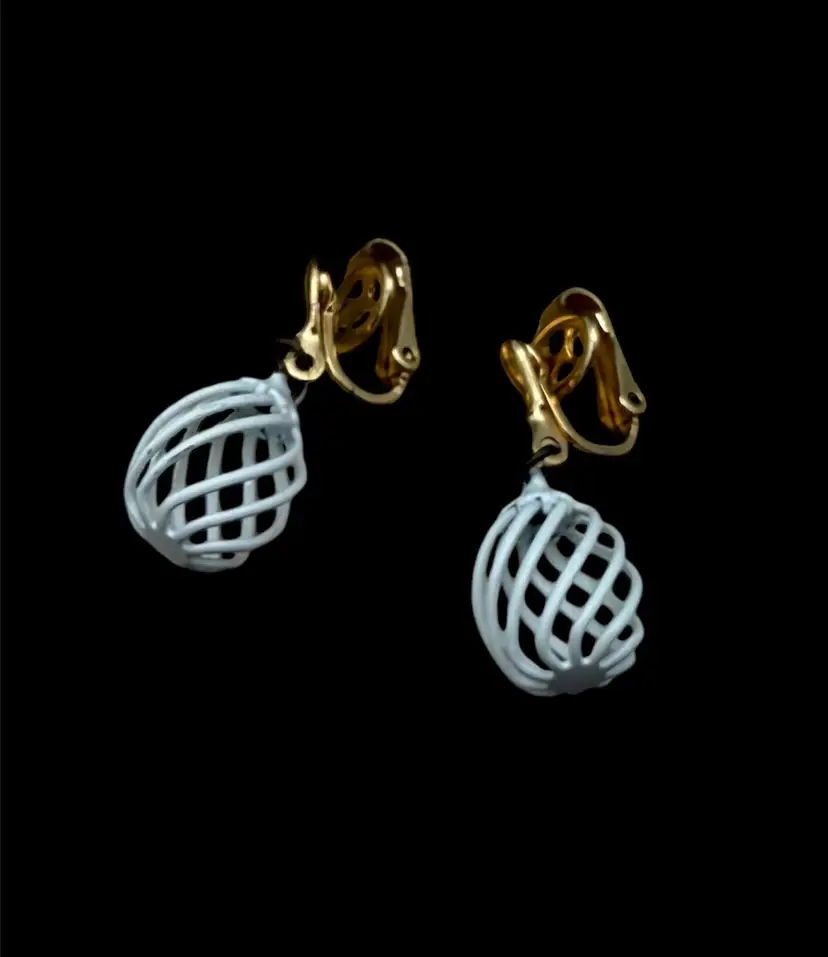 Vintage 1930-1950 Signed Trifari Blue Swirl W/ Gold Tone Clip on Earrings