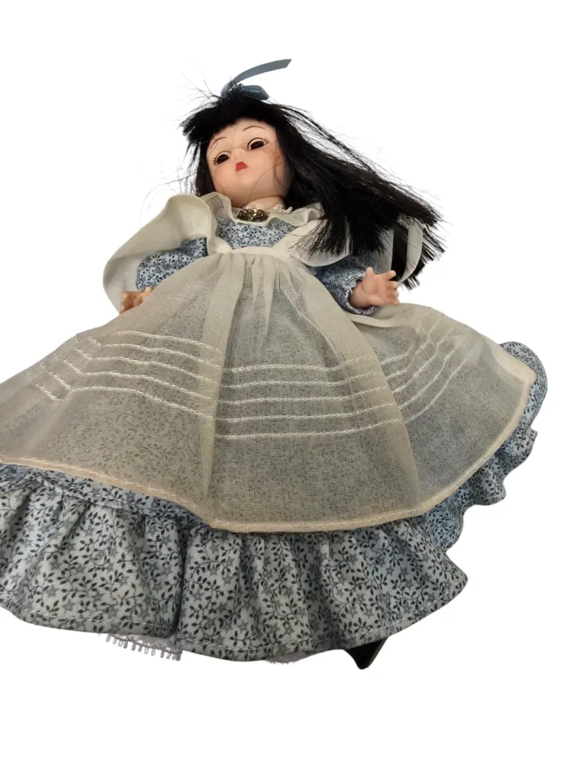 VINTAGE BOXED MADAME ALEXANDER DOLL BETH #742