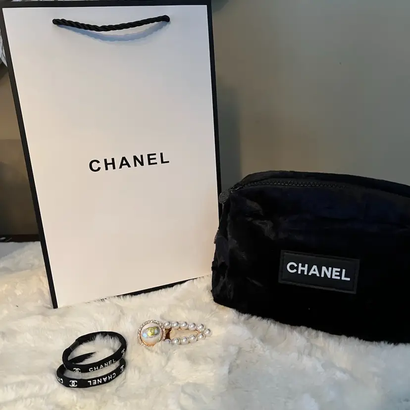 Chanel GWP Bundle
