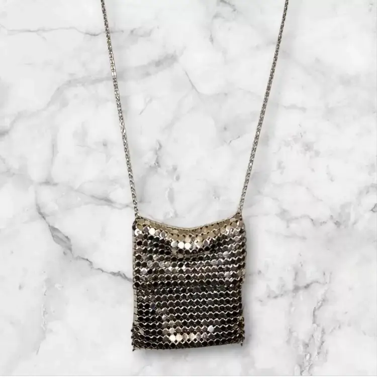 VINTAGE SILVER-TONE CHAINMAIL MESH POUCH PENDANT NECKLACE