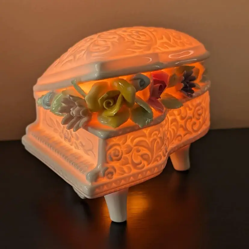 Vintage Porcelain Lithophane Grand Piano Nightlight - Table Lamp - Flowers