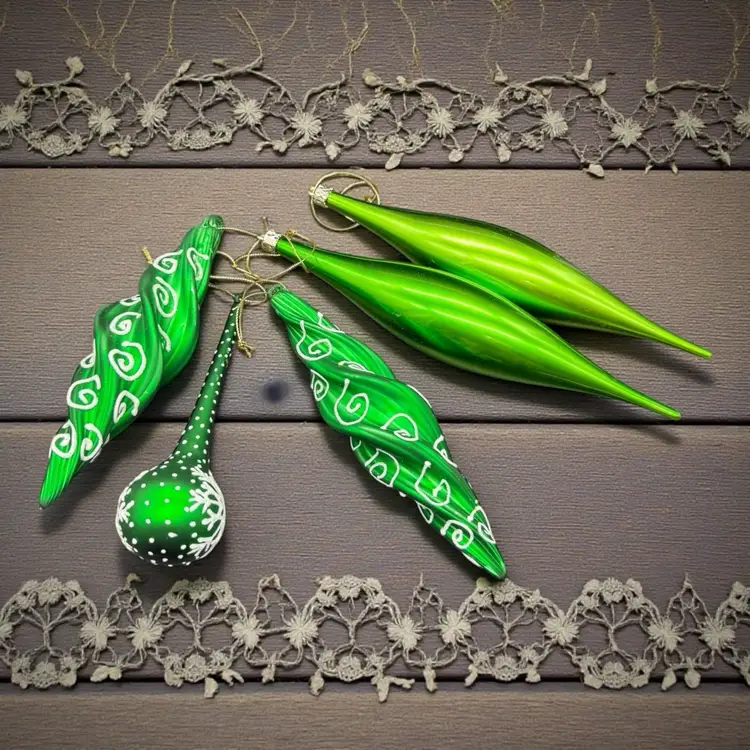 Mixed Lot Green Christmas Ornaments - 3 Blown Glass Glitter 1 Bulbous 2 Twist