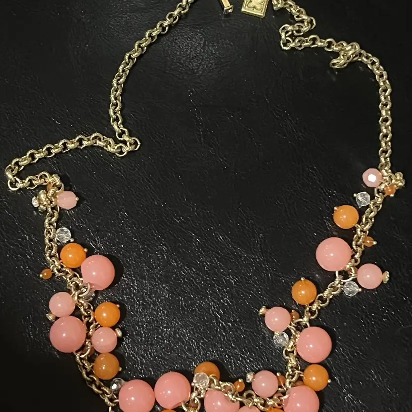 19. Liz Claiborne, Pink And Coral Acrylic Bead Gold Tone Necklace.