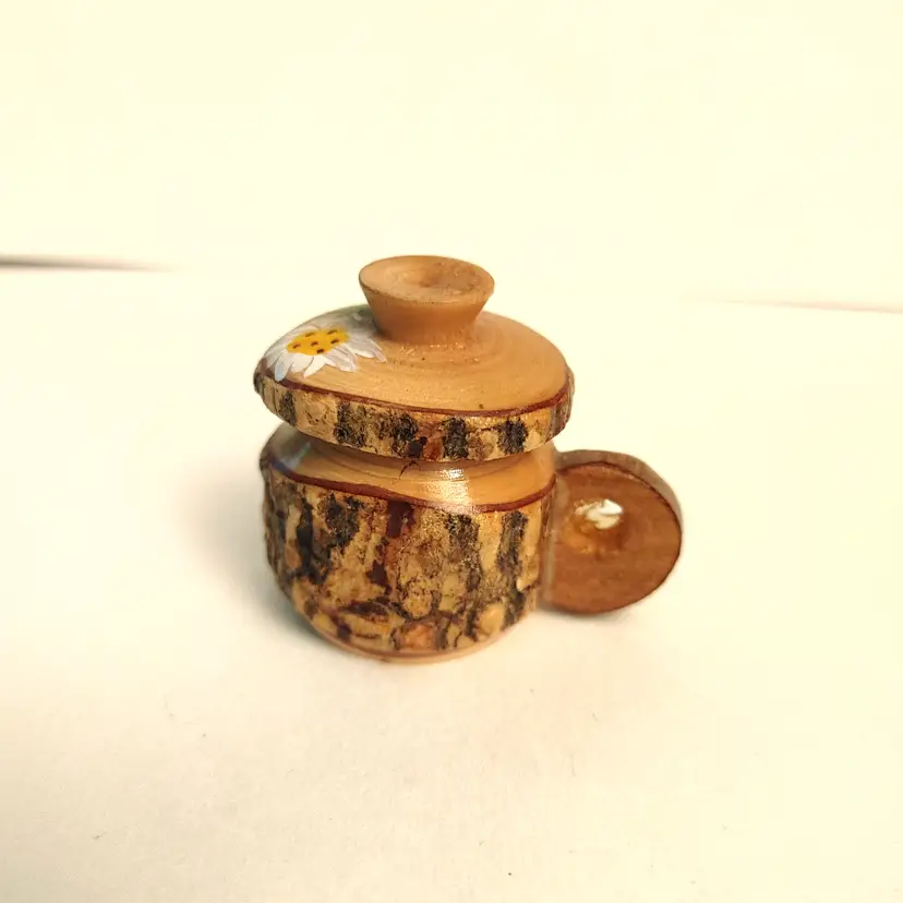 Wood trinket. 1.75 high.