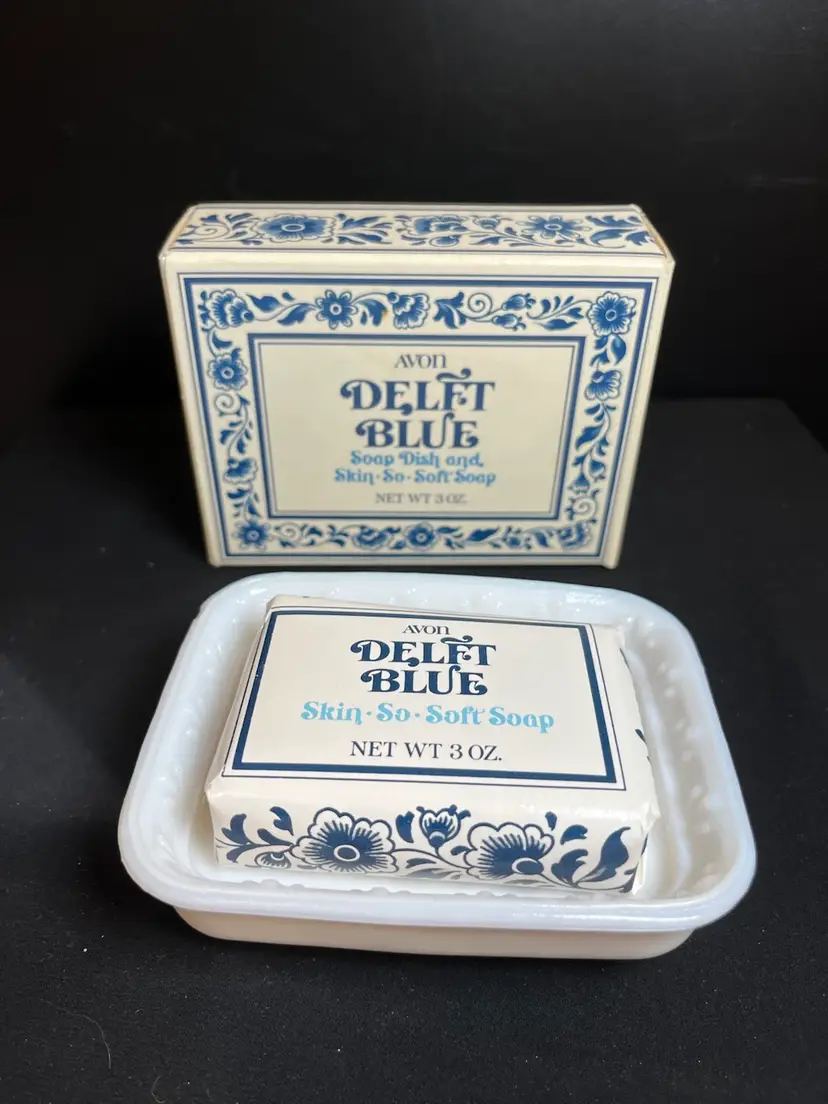 Avon Delft Blue & Milk Glass Soap Dish & Unopened Bar of Skin So Soft Soap w/ Original Box-READ-see Pics-Lot 51