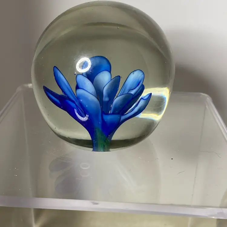 Dynasty Gallery Blue Flower