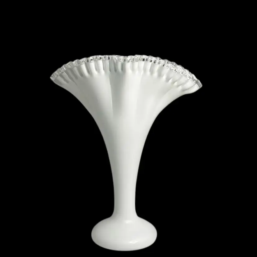 VTG FENTON Silver Crest Milk Glass Fan Vase Double Crimped Silver Crest Glows
13" Tall x 10" Wide