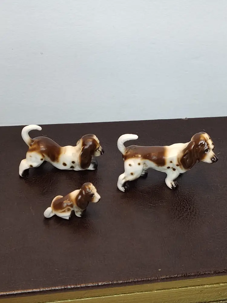 Vintage Miniature Basset Hound Family