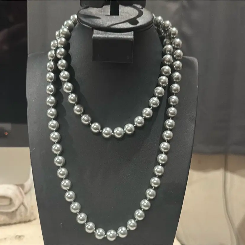 18” pearl necklace blue