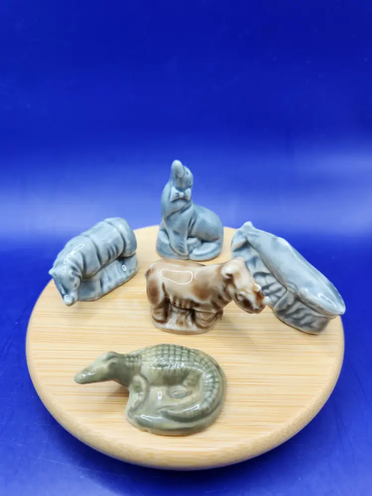 Wade Whimsies  Set of 5