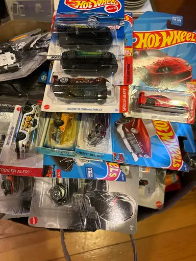 Show Me The Toys- Lots Of Diecast - McDonald’s Toys - Action Figures