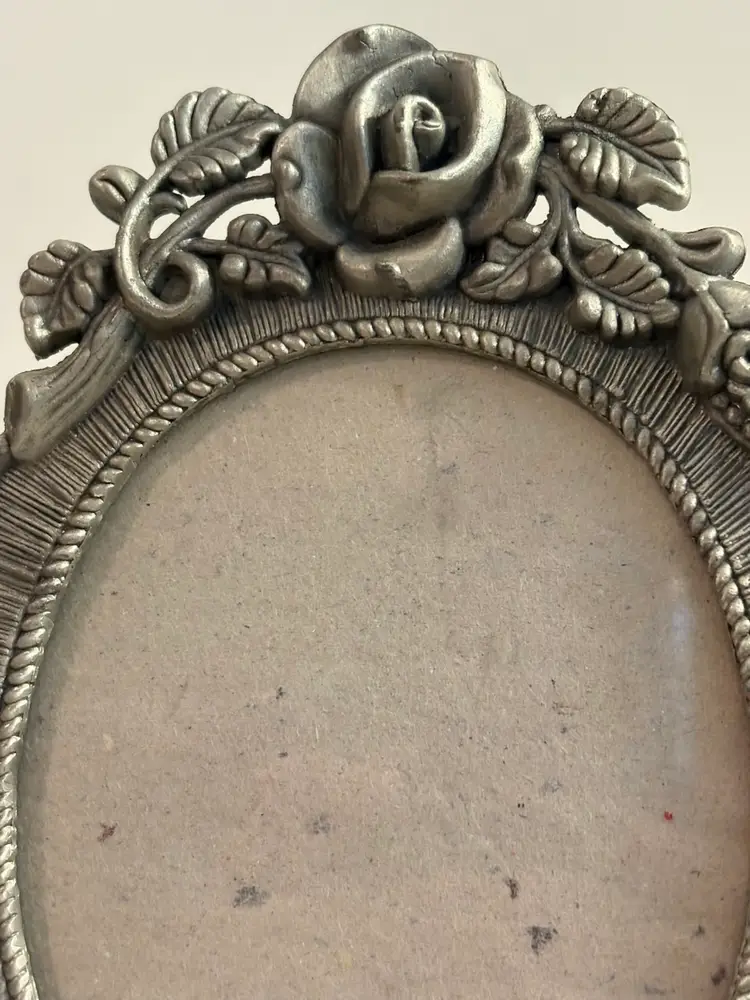 Small Vintage Picture Frame Metal Roses