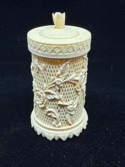 Vintage Celluloid Plastic Appetizer Hors D'oeuvres 36 Forks Floral Cut Out Design