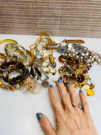 Stunning Costume Jewelry $1-$5 Starts