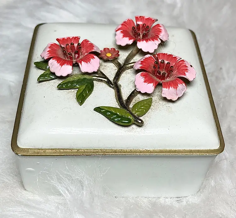 VTG George Good Korea Metal Trinket Box W Flowers Velvet Lined
