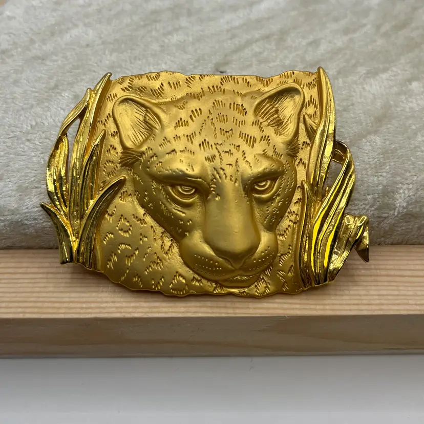 Vintage Parklane Gold Tone Cheetah Leopard Pendant Brooch