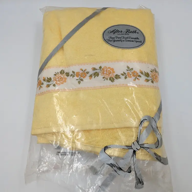 Vintage Cannon Yellow Roses Bath Towel Set 3 Cottagecore NOS