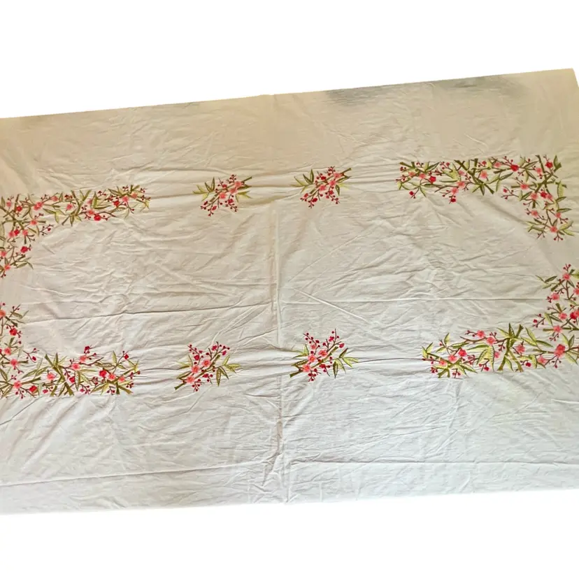 Beautiful Vintage Embroidered Linen Tablecloth Hand-Made Floral Pattern 116” x 56” As Is