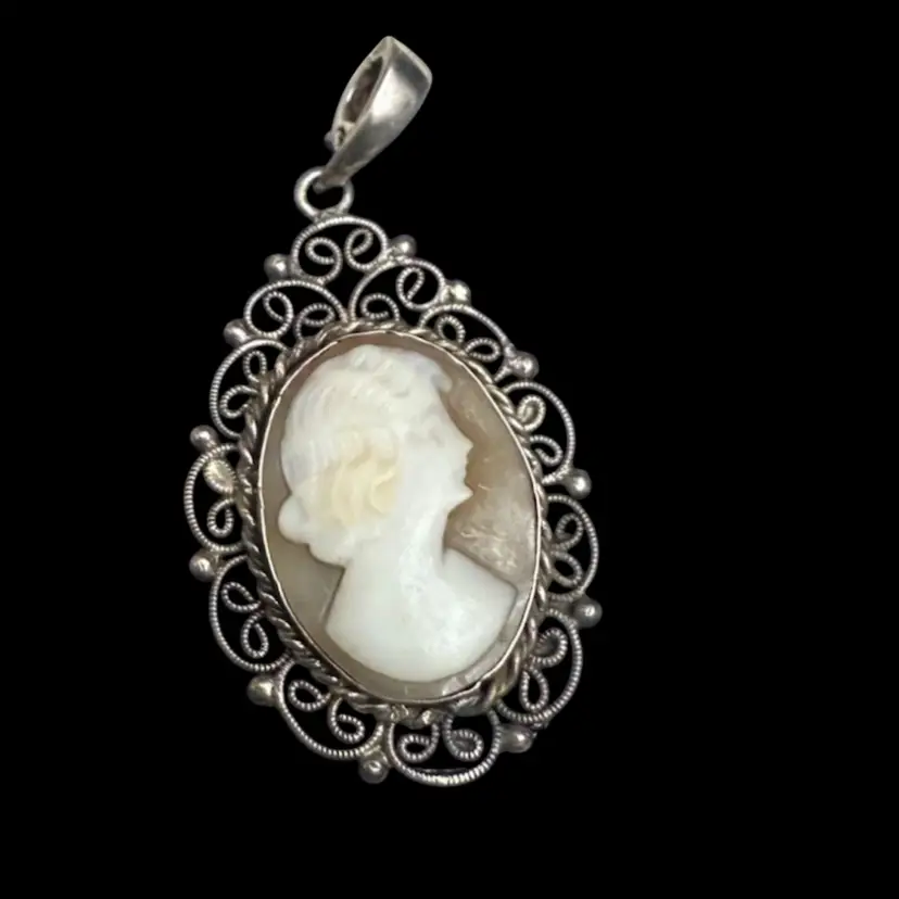 Stunning Vintage Silver, And Shell Cameo Pendant With Filigree Design