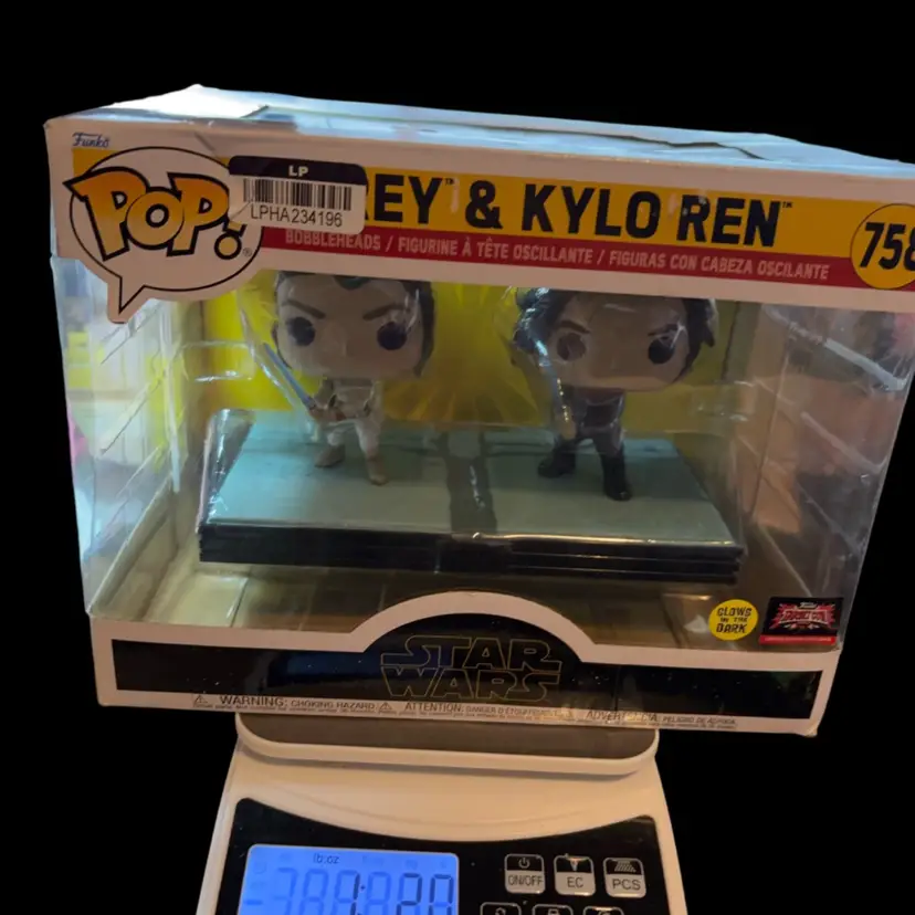 Rey & Kylo Ren Funko Pop! Moment #758