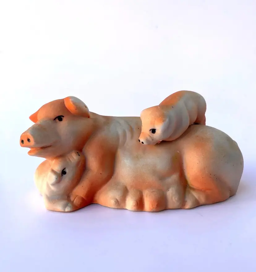 VTG Handcrafted - Hand Painted Ceramic Mama Pig w/Piglets