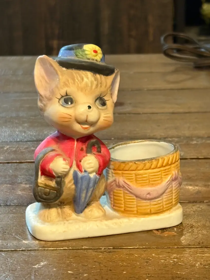 Vintage 1978 Jasco Luvkin Critters anthropomorphic cat toothpick holder/ succulents planter