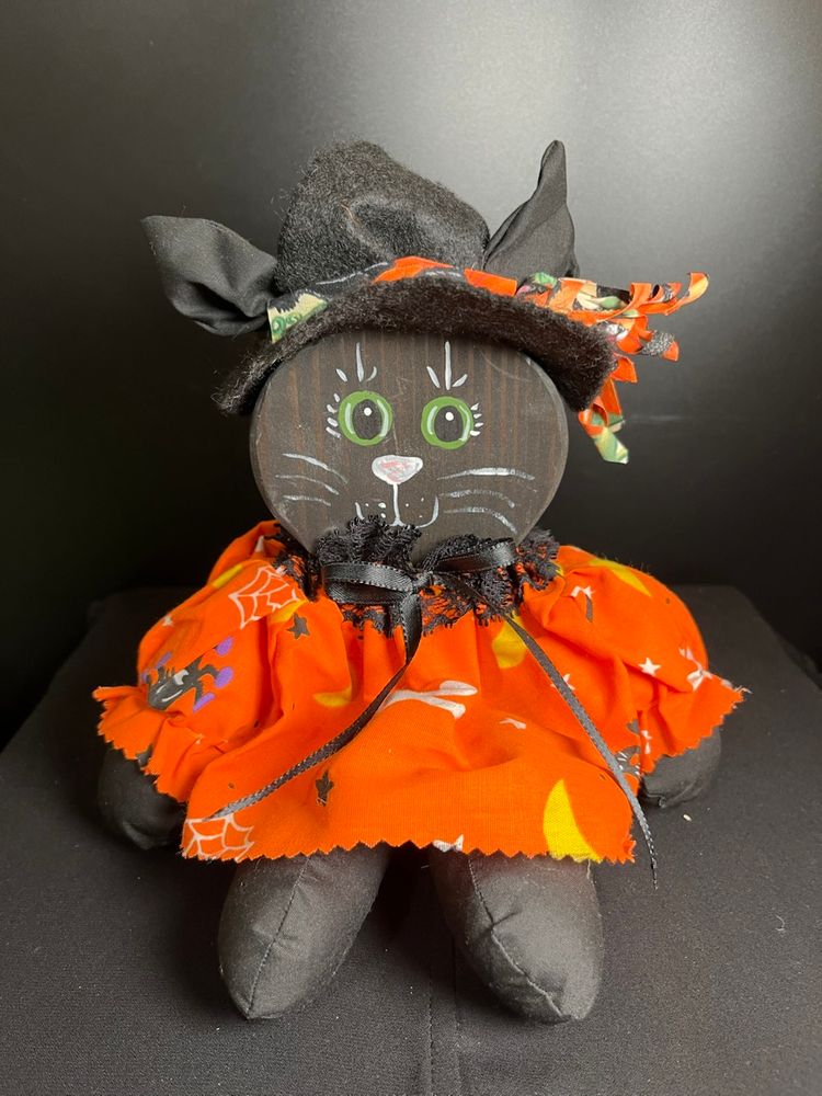 Hand Crafted Black Cat All Decked Out for Halloween! Lot 63
