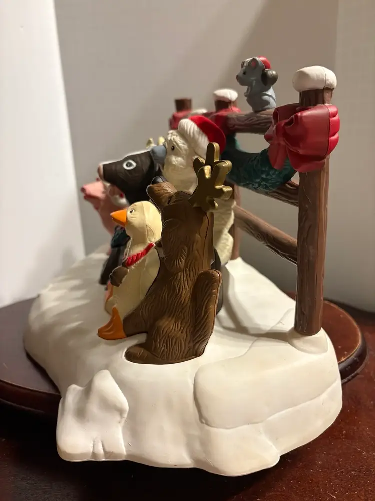 Vintage 1998 Wang's International Barnyard Carolers 8 Songs Motion Activated