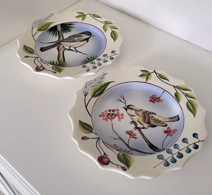 Home Interiors, ceramic plates with birds and scalloped edges. Fun decor!