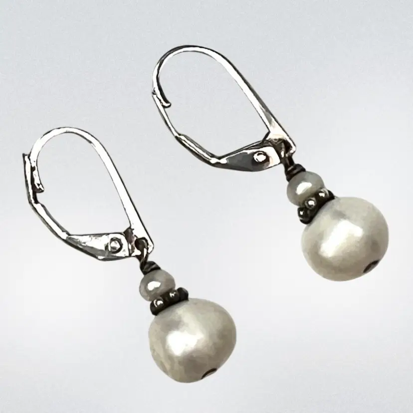 Pearl 925 Silver 1” Drop Earrings. Beautiful Fresh Water Pearls With Silver Hooks. Stamped 925.