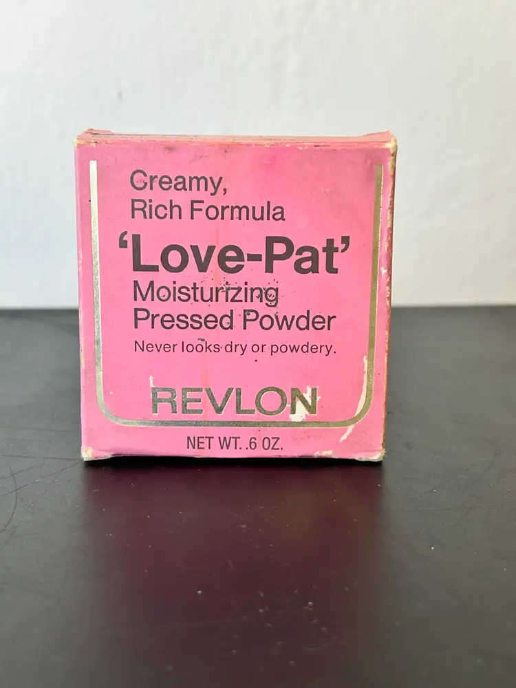 Vtg Revlon Love-Pat Pressed Powder Tawny Beige NOS NIB MU25