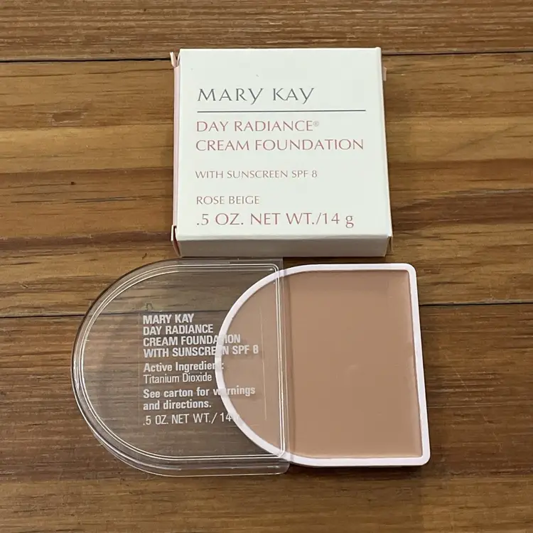 Mary Kay Day Radiance Cream Foundation Rose Beige 1501 SPF 8 NOS Retired