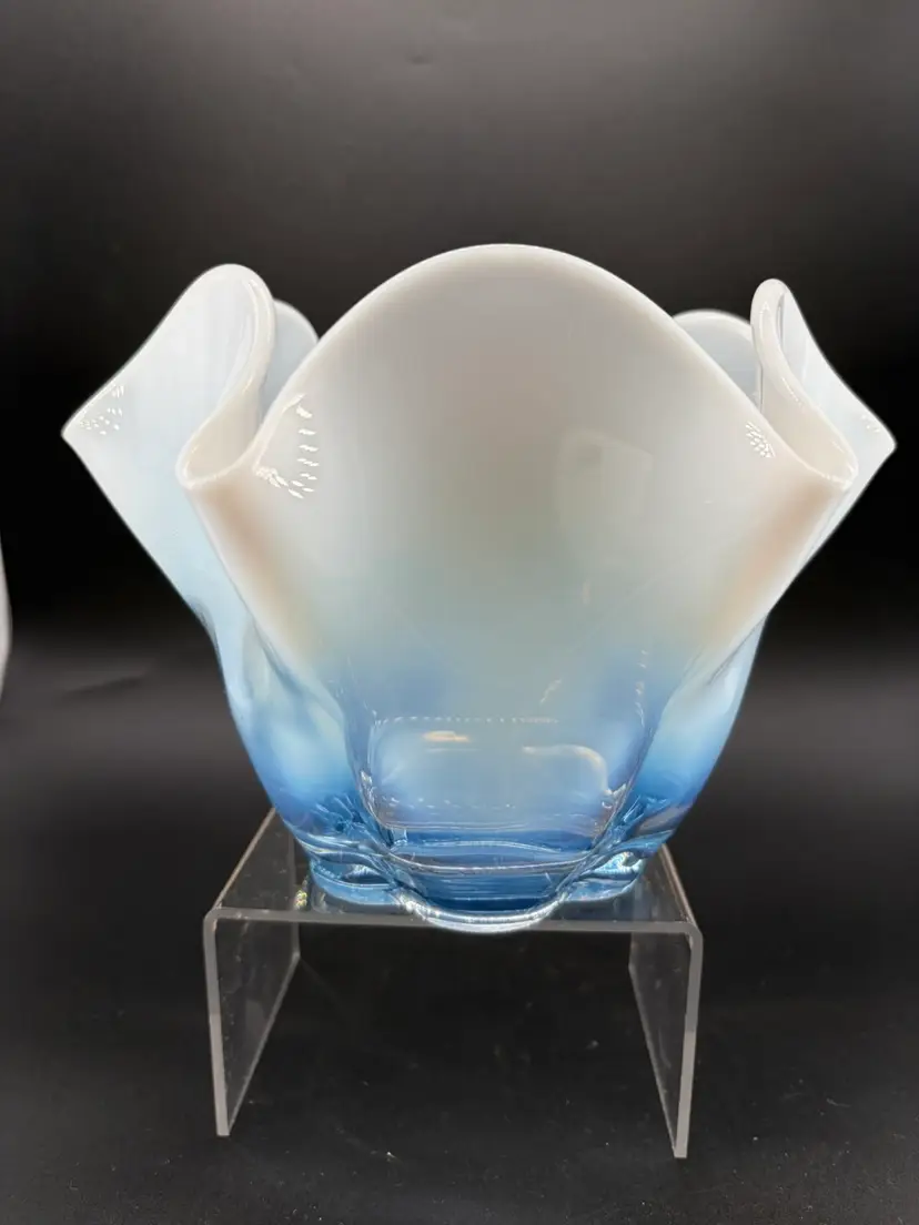 VINTAGE DUNCAN MILLER OPALESCENT BLUE/WHITE RUFFLED ART GLASS VASE