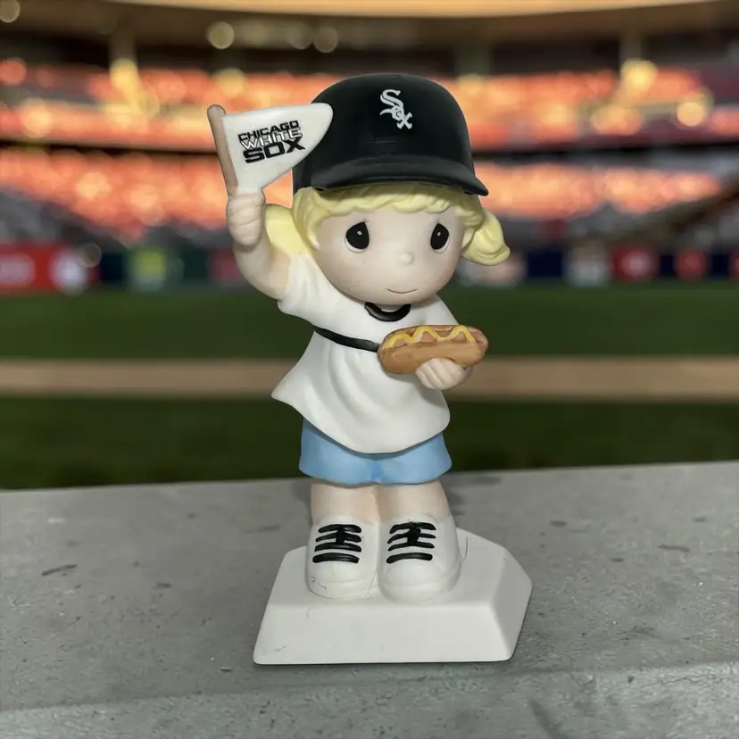 Precious Moments You Make It a Fan-Tastic Day! MLB Chicago White Sox 2009