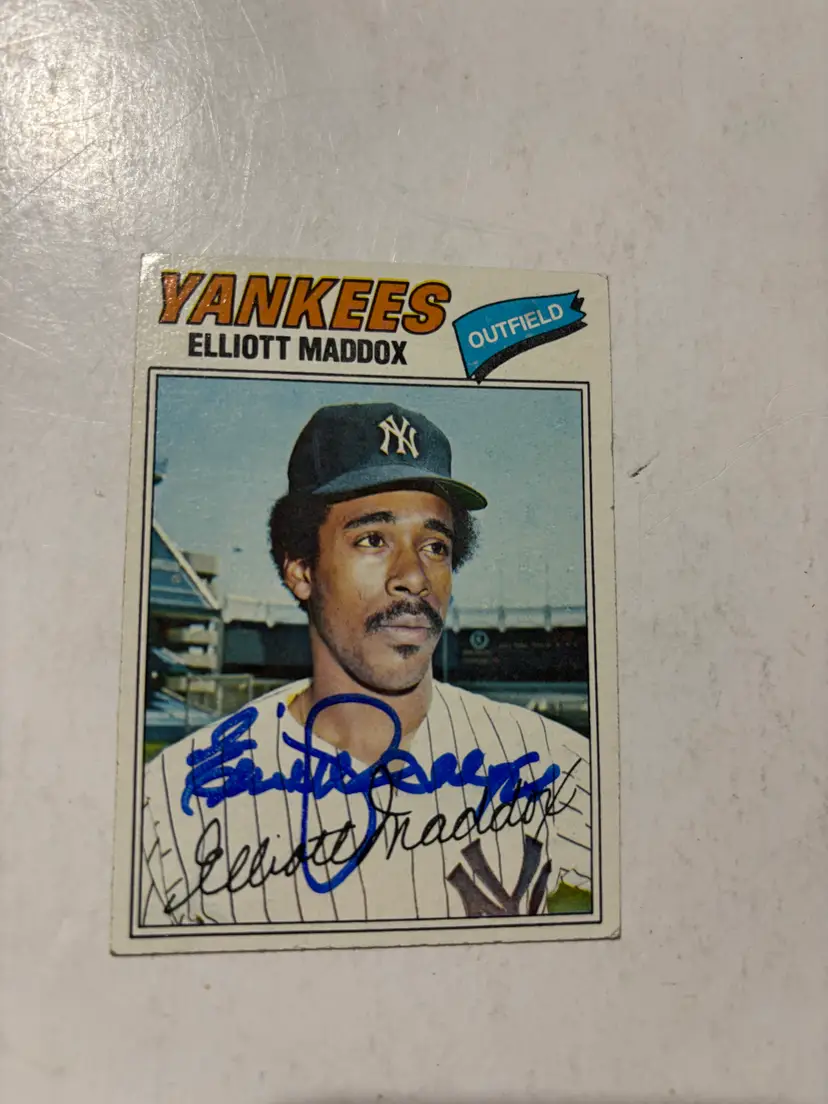 1977 Topps # 332 Elliot Maddox, New York Yankees Signed Vintage