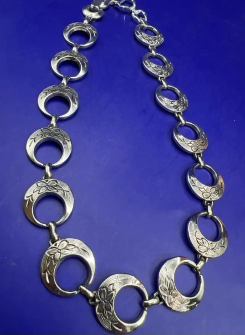 KARU Arke Vintage etched Choker Necklace