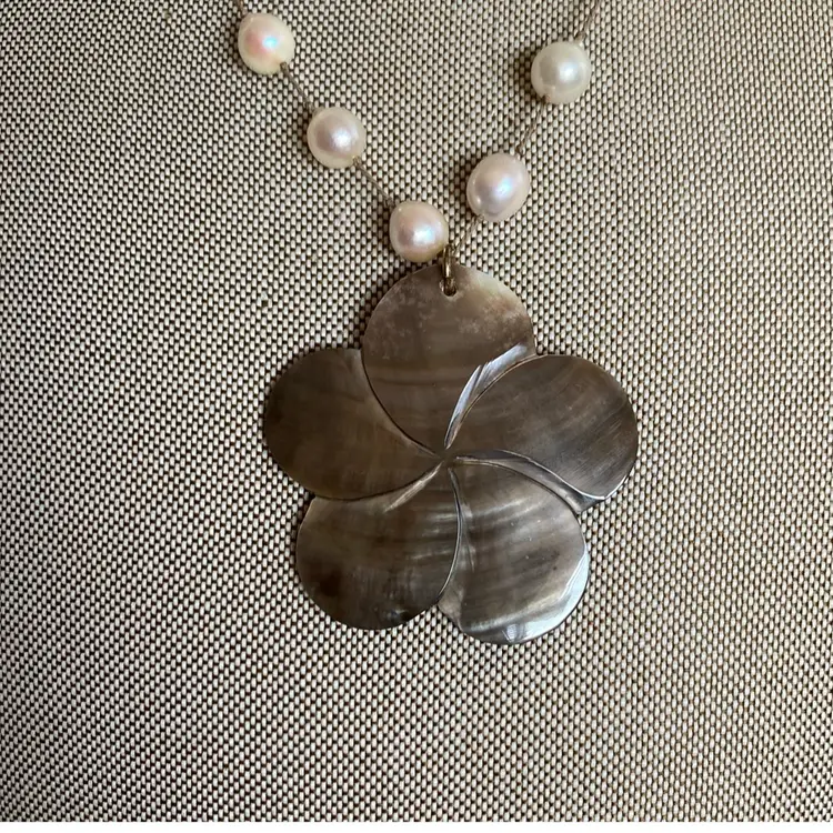 Vintage Genuine Pearl Knotted Necklace With Carved Mother Of Pearl Flower Pendant