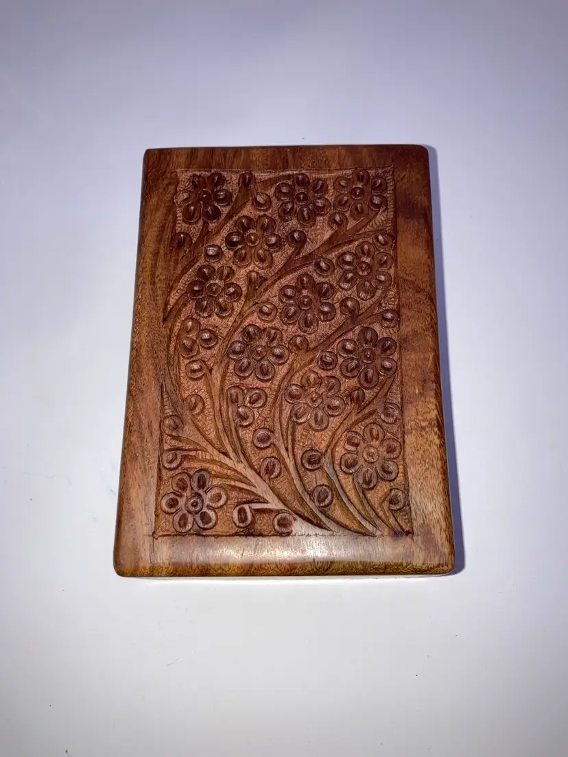Hand Carved Wooden Stash Box! 3βTall x 6βWide x 4β!