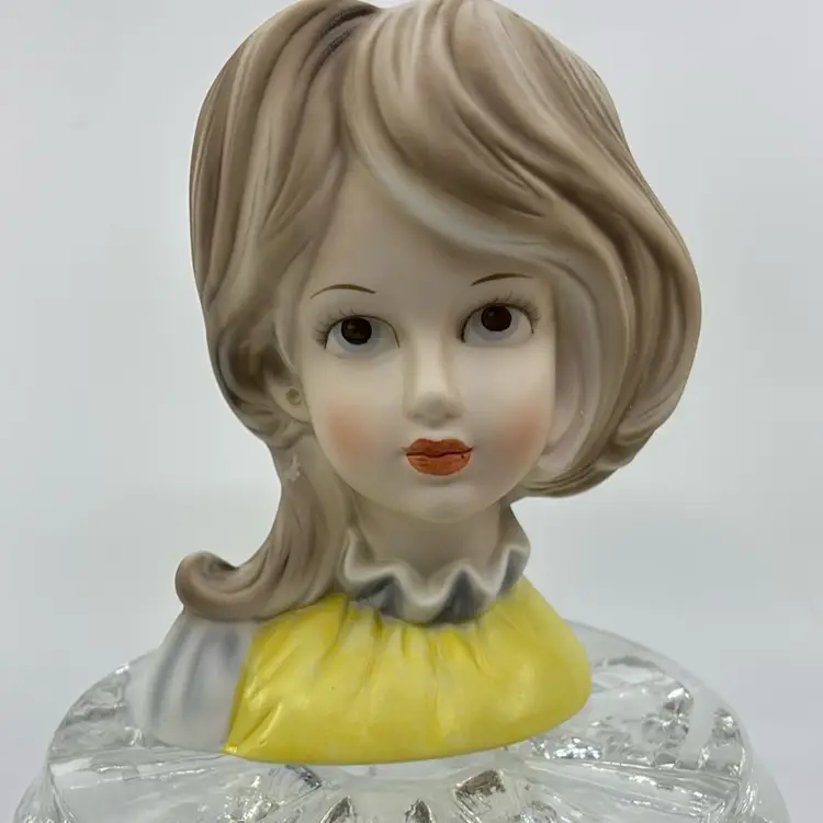 HTF Inarco Ghost Sister Lady Head Vase 5.25”