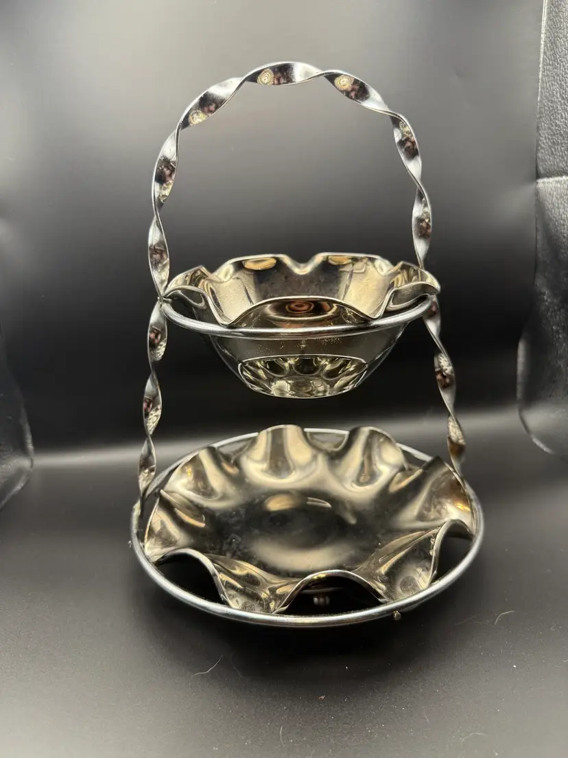Mid-Century Silver-Toned Mirrored Glass Two-Tiered Ruffled Serving Set With Twisted Handle