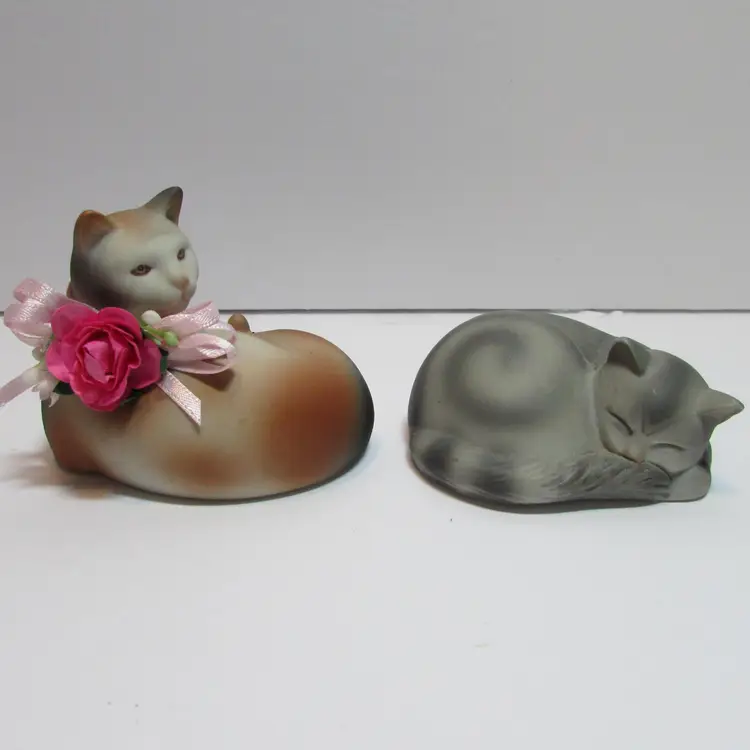 pair of vintage Avon cat figures laying grey stripe calico kitty one with Valentine rose bow 1984